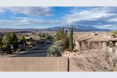 2464 E Granite Way, Saint George, UT 84790 - Photo 9