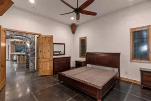 2464 E Granite Wy, Saint George, UT 84790 - Photo 31