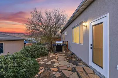 1128 N Main St, Hurricane, UT 84737 - Photo 27