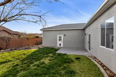 1128 N Main St, Hurricane, UT 84737 - Photo 33