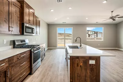 3049 W 700 N, Hurricane, UT 84737 - Photo 1