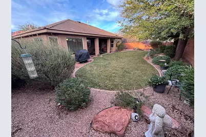 345 W 350 S, Ivins, UT 84738 - Photo 17