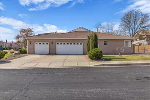 2313 E 700 N, Saint George, UT 84790 - Photo 3