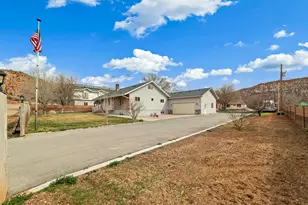 720 N Central St, Hildale, UT 84784 - Photo 1
