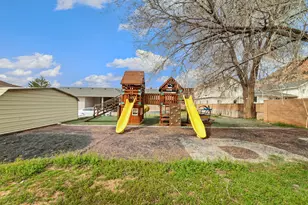 720 N Central St, Hildale, UT 84784 - Photo 37