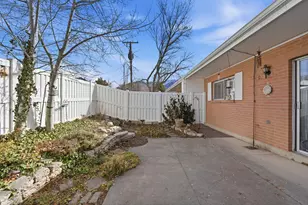 2199 Carriage Ln, Holladay, UT 84117 - Photo 17