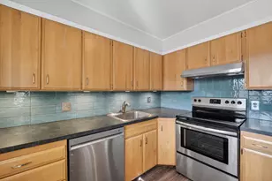 2199 Carriage Ln, Holladay, UT 84117 - Photo 7