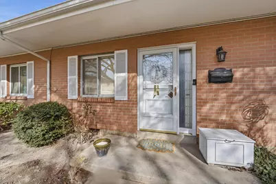 2199 Carriage Ln #5, Holladay, UT 84117 - Photo 3