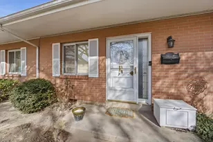 2199 Carriage Ln, Holladay, UT 84117 - Photo 3