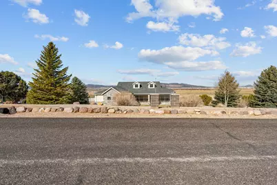 758 S Panorama Dr, Cedar City, UT 84720 - Photo 3