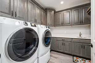 1024 E Roadrunner Dr, Washington, UT 84780 - Photo 33