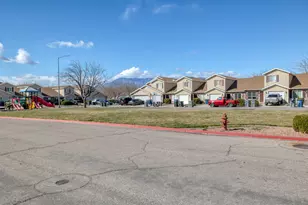 975 W 200 S, Hurricane, UT 84737 - Photo 25