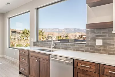 1245 N Main St, Hurricane, UT 84737 - Photo 13