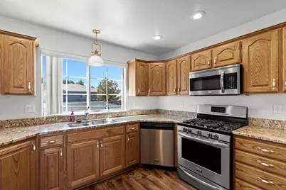 209 S 2170 W, Hurricane, UT 84737 - Photo 9