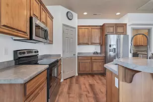 2050 W Canyon View Dr, Saint George, UT 84770 - Photo 9