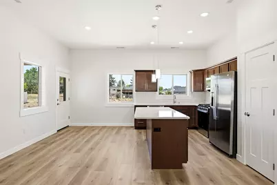 3887 N Hawks Landing Lp, Enoch, UT 84721 - Photo 9