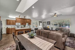 1050 W Red Hills Pkwy, Washington, UT 84780 - Photo 7