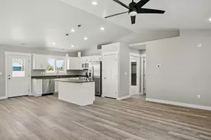3879 N Hawks Landing Lp, Enoch, UT 84721 - Photo 9