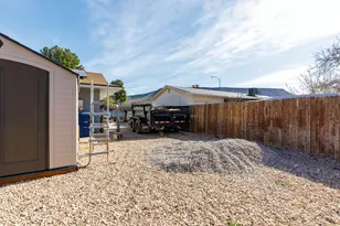 1627 W Rose Garden Ln, Saint George, UT 84790 - Photo 25