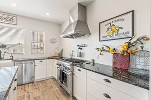 346 W Center St, Toquerville, UT 84774 - Photo 11