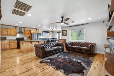 735 S Peachtree Dr, Toquerville, UT 84774 - Photo 17