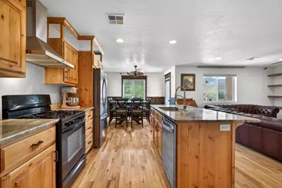 735 S Peachtree Dr, Toquerville, UT 84774 - Photo 7