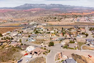 2541 W Spilsbury Ct, Hurricane, UT 84737 - Photo 13