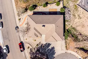 2541 W Spilsbury Ct, Hurricane, UT 84737 - Photo 11