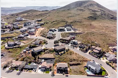 2541 W Spilsbury Ct, Hurricane, UT 84737 - Photo 13