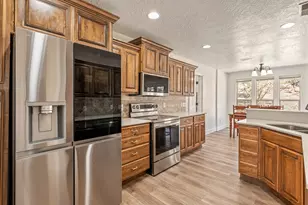 1892 N Golden Delicious Dr, Apple Valley, UT 84737 - Photo 9