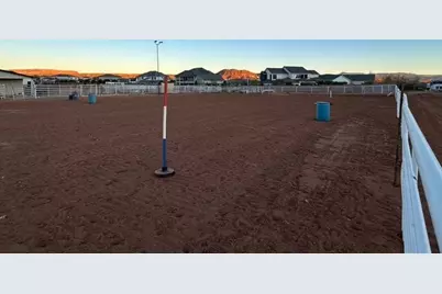 2821 S Little Valley Rd, Saint George, UT 84770 - Photo 17