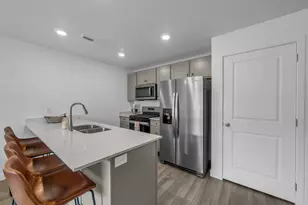 1749 S Devils Garden Ln, Washington, UT 84780 - Photo 5