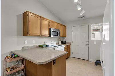700 N Main St #E6, Washington, UT 84780 - Photo 5