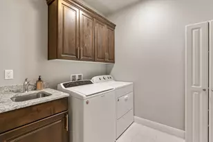 2204 W Courtyard Dr, Saint George, UT 84770 - Photo 27