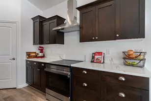 566 N Sage Crest Dr, Washington, UT 84780 - Photo 11