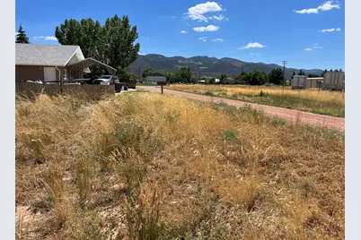 512 N Diane St, Parowan, UT 84761 - Photo 3