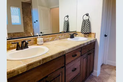 1602 E Sugar Plumb Ln, Washington, UT 84780 - Photo 15