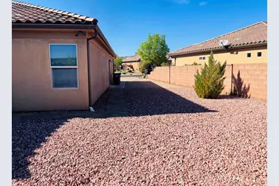 1602 E Sugar Plumb Ln, Washington, UT 84780 - Photo 35