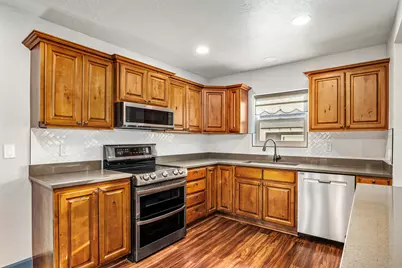 223 W 300 S St, Saint George, UT 84770 - Photo 17