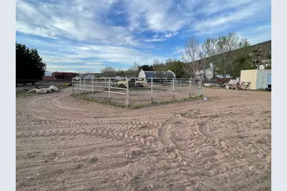 8129 N Diamond Valley Dr, Saint George, UT 84770 - Photo 7