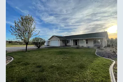 8129 N Diamond Valley Dr, Saint George, UT 84770 - Photo 1