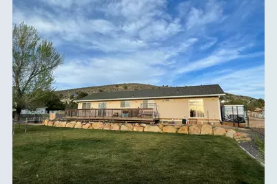 8129 N Diamond Valley Dr, Saint George, UT 84770 - Photo 3