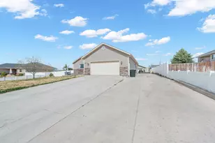 1901 Saddleback View Dr, Enoch, UT 84721 - Photo 41
