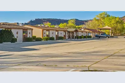 386 W 300 N, Kanab, UT 84741 - Photo 7