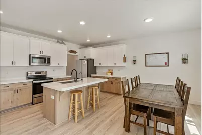 1824 Meadowlark Dr, Eagle Mountain, UT 84005 - Photo 11