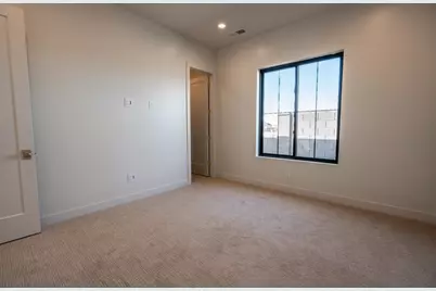 425 E Forrest Paddock Dr, Washington, UT 84780 - Photo 15