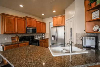 1037 S 620 East St, Saint George, UT 84790 - Photo 9