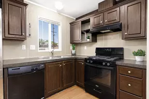 590 N State St, Hurricane, UT 84737 - Photo 1