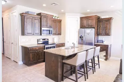4285 E Razor Ridge Dr, Washington, UT 84780 - Photo 3