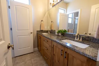 1930 N Creek Side Ct, Washington, UT 84780 - Photo 15